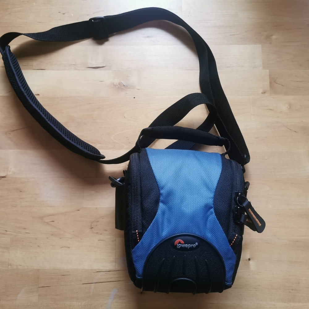 Lowepro Apex 100 AW Camera Bag